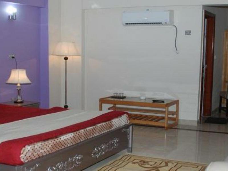 Mir Continental Hotel Muzaffarabad Εξωτερικό φωτογραφία
